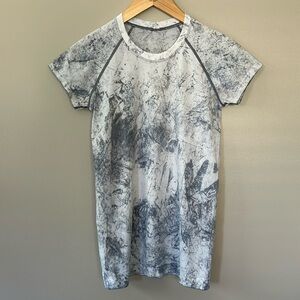 Lululemon Swiftly Tech Short Sleeve‎ Sz 6